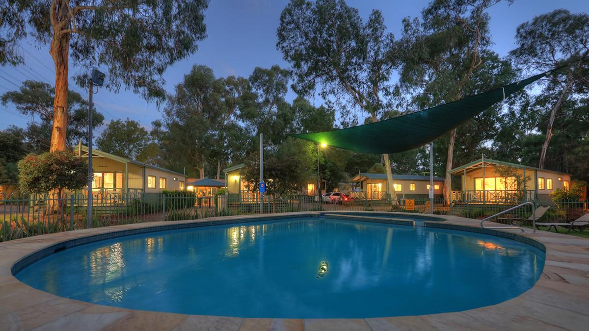 Hotel Crystal Brook Tourist Park à Doncaster East Extérieur photo